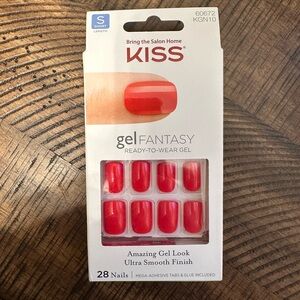 KISS Gel Fantasy Red Nails